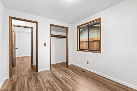 Tiny photo for 1846 Hart Avenue, Medford, OR 97501 (MLS # 220213024)