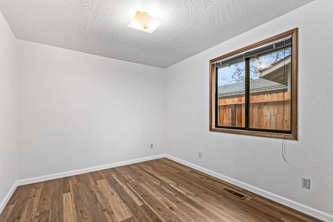 Tiny photo for 1846 Hart Avenue, Medford, OR 97501 (MLS # 220213024)