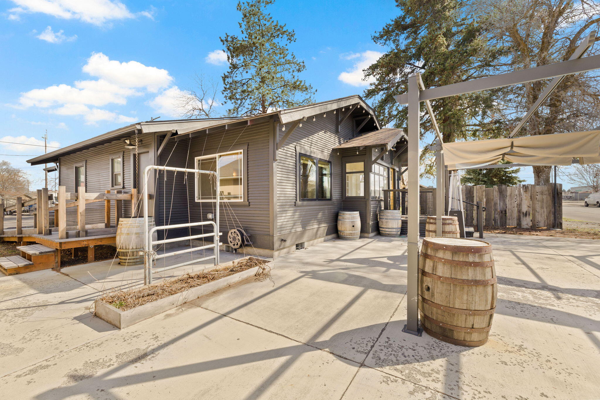 218 SW 4th Street