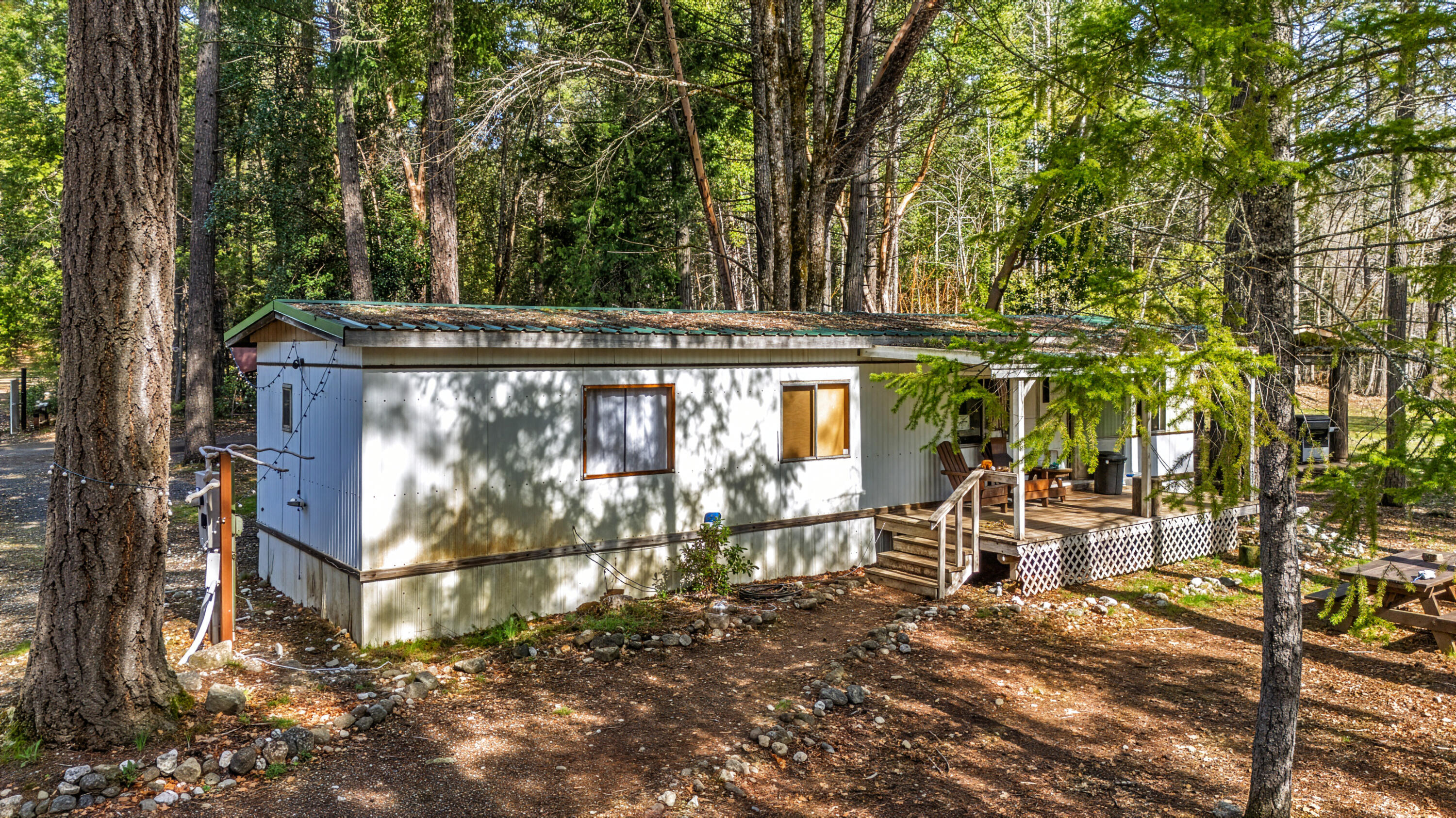 9439 Holland Loop Road