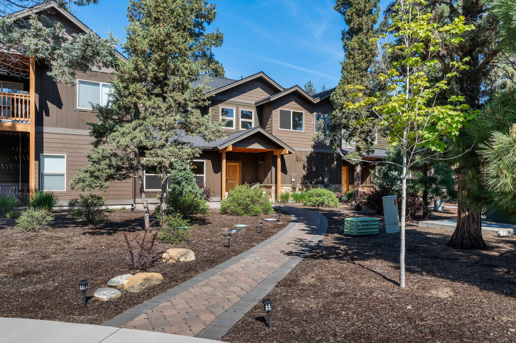927 E Desperado Trail