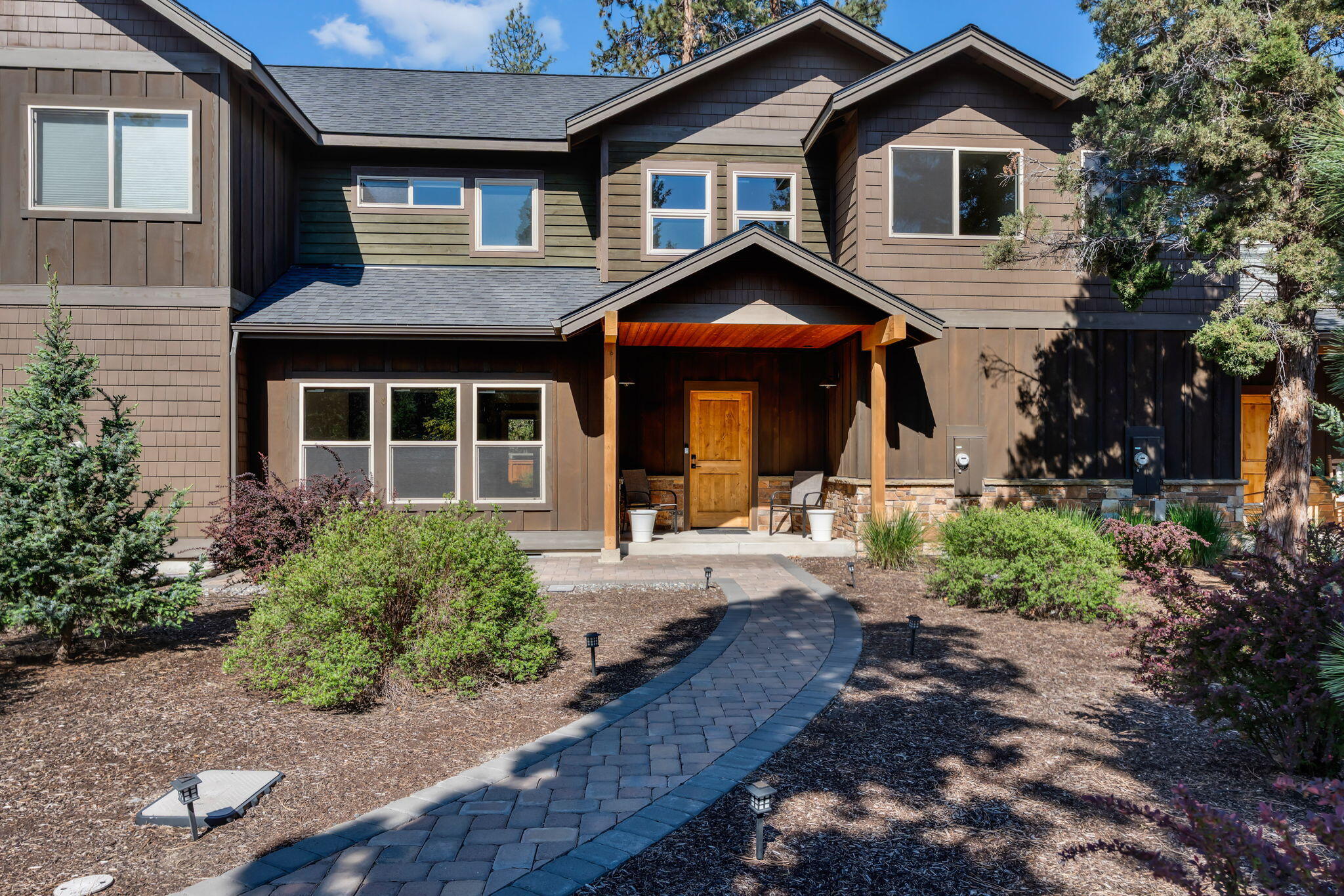 927 E Desperado Trail