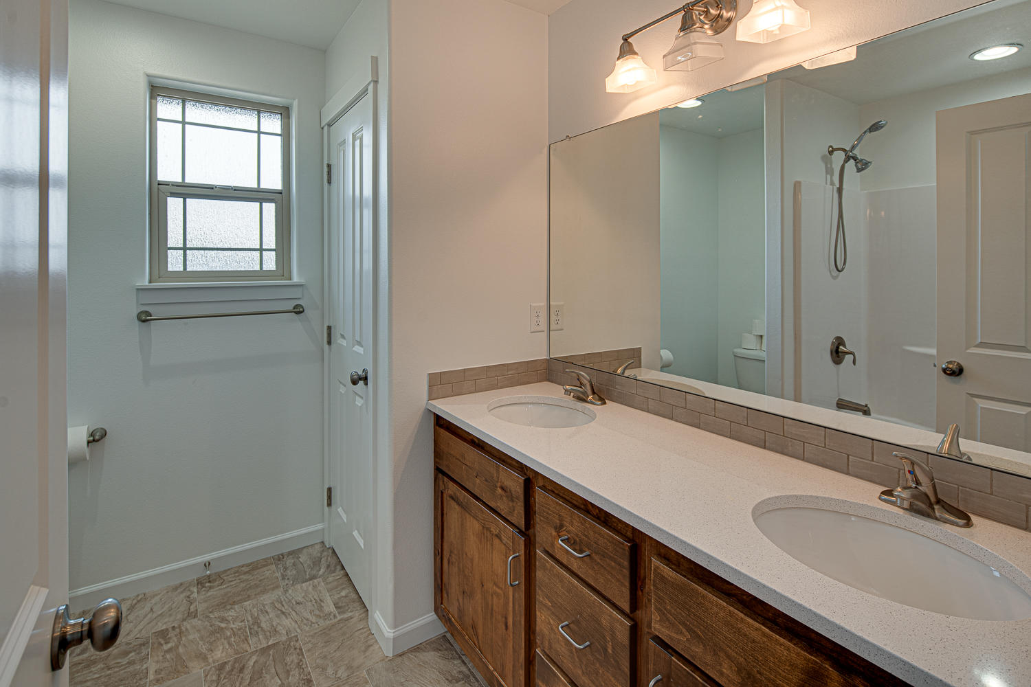 Kian Canyon - Residential