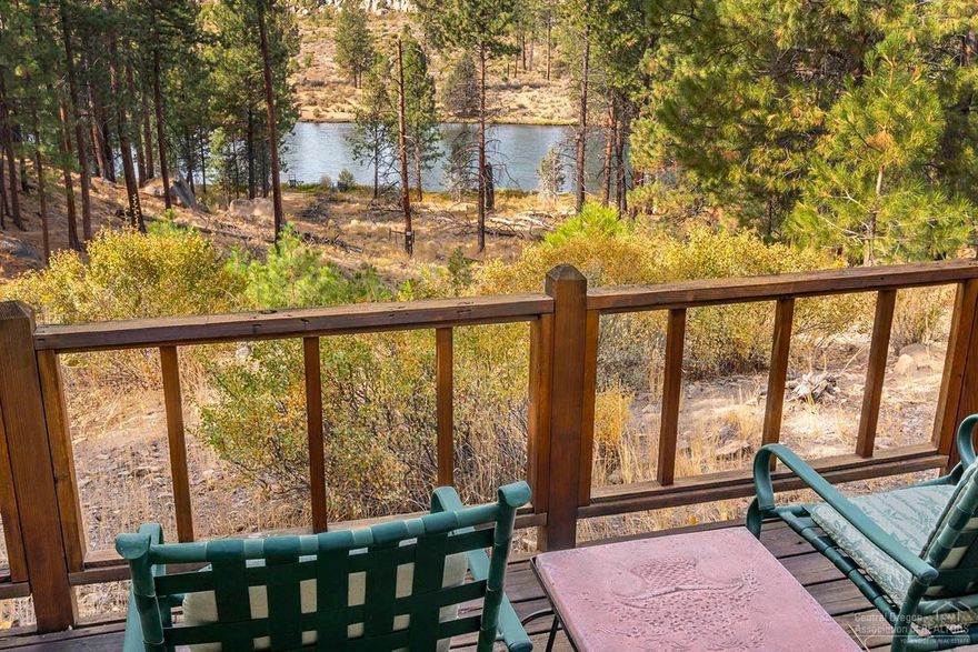 Deschutes River frontage. You own to the Deschutes River plus Cascade Mountain views. View Deschutes National Forest land across Deschutes River to the west. Northwest Lodge Style single level home with vaulted pine natural ceiling. Great room plan with beautifully remodeled kitchen. Quartz island with informal eating bar. Floors are hardwood. Wall of windows from great room facing the river. 2 bedrooms with office. Wildlife galore!