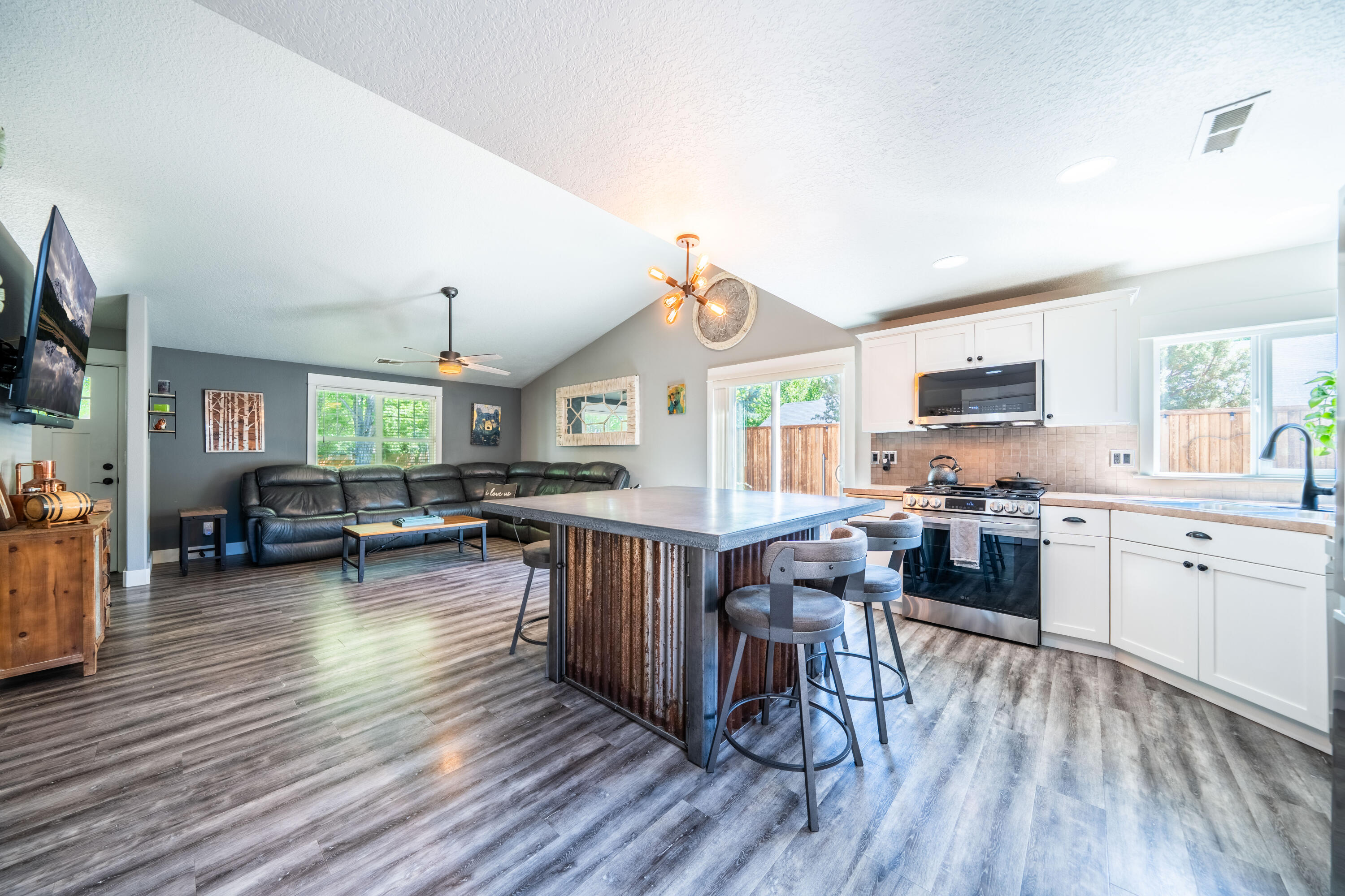 Larkspur - Residential