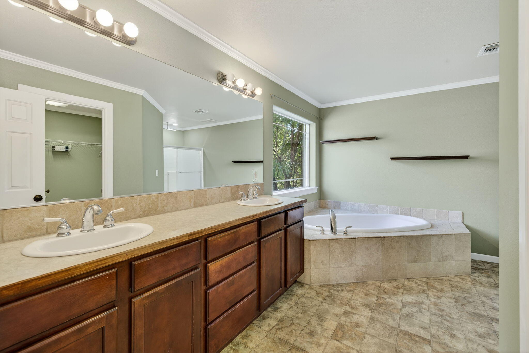 Jonahs Landing - Residential