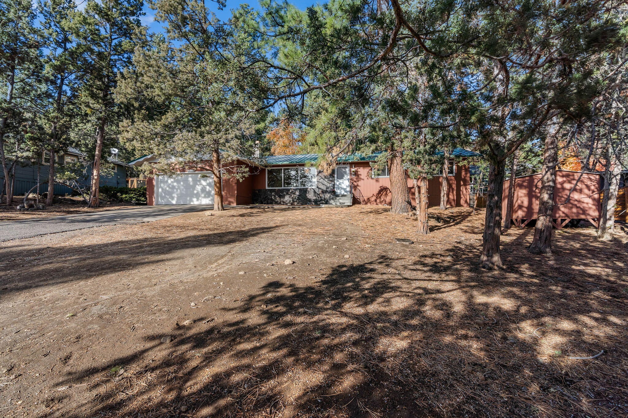 1410 NW Saginaw Avenue