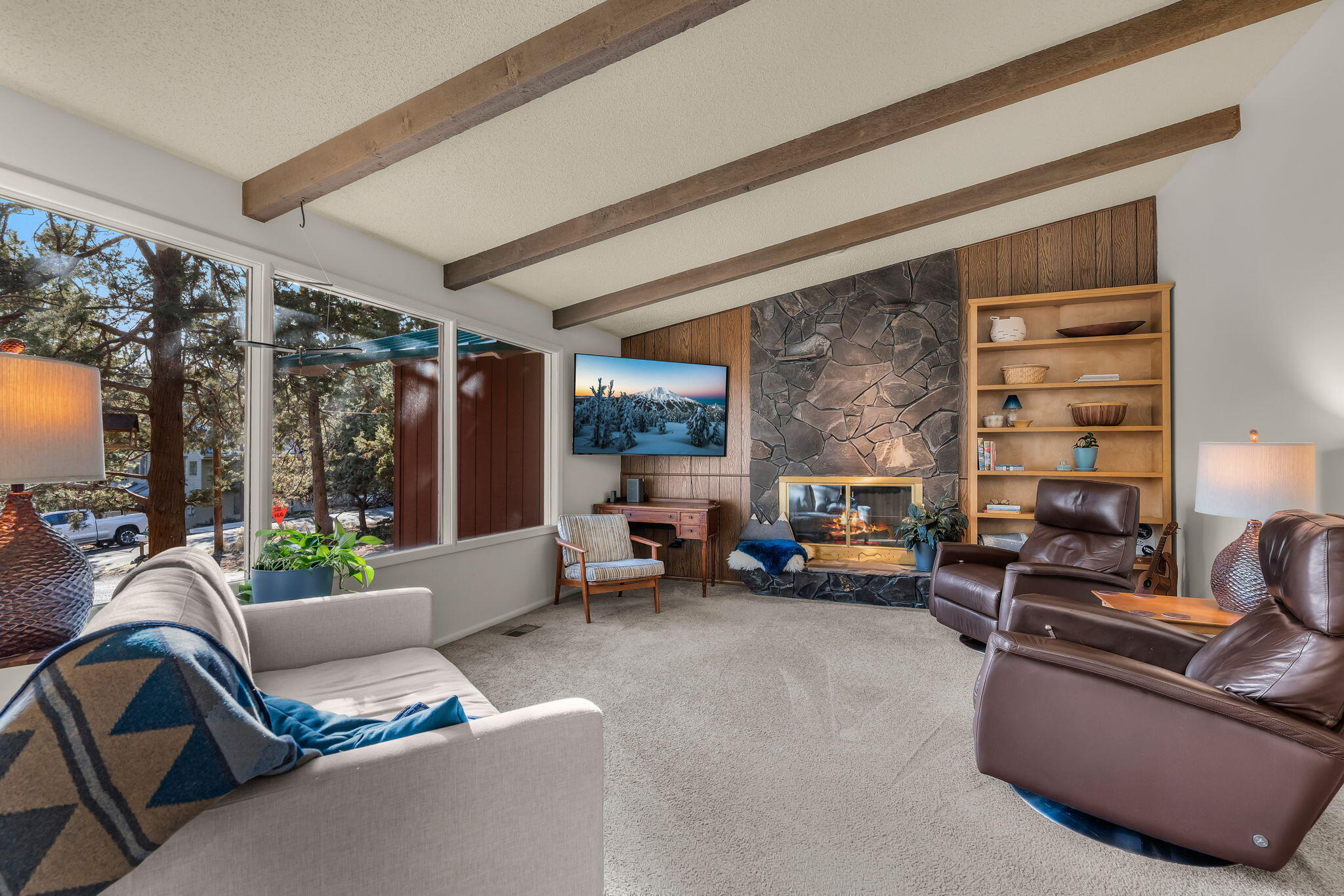 1410 NW Saginaw Avenue