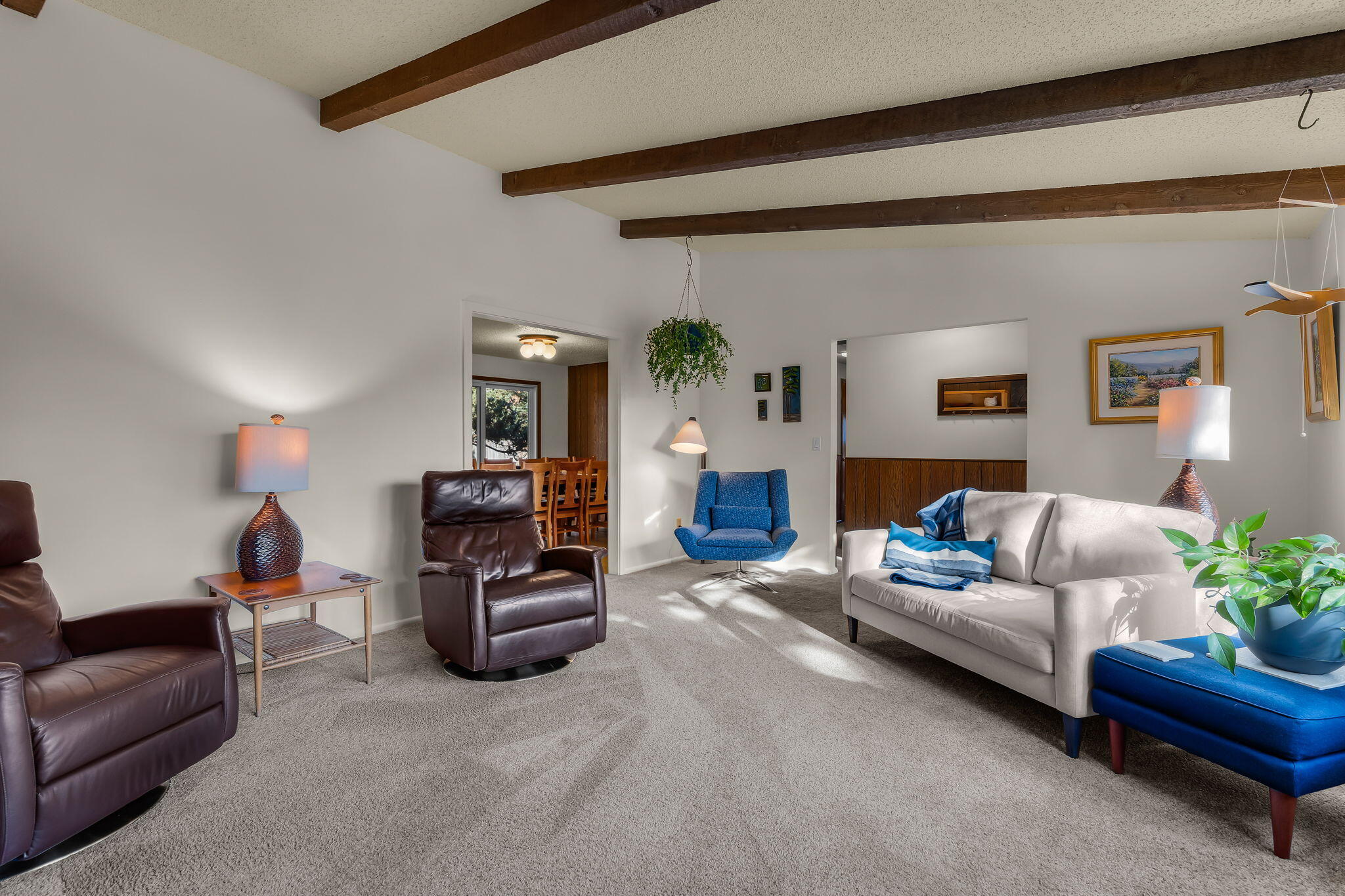 1410 NW Saginaw Avenue