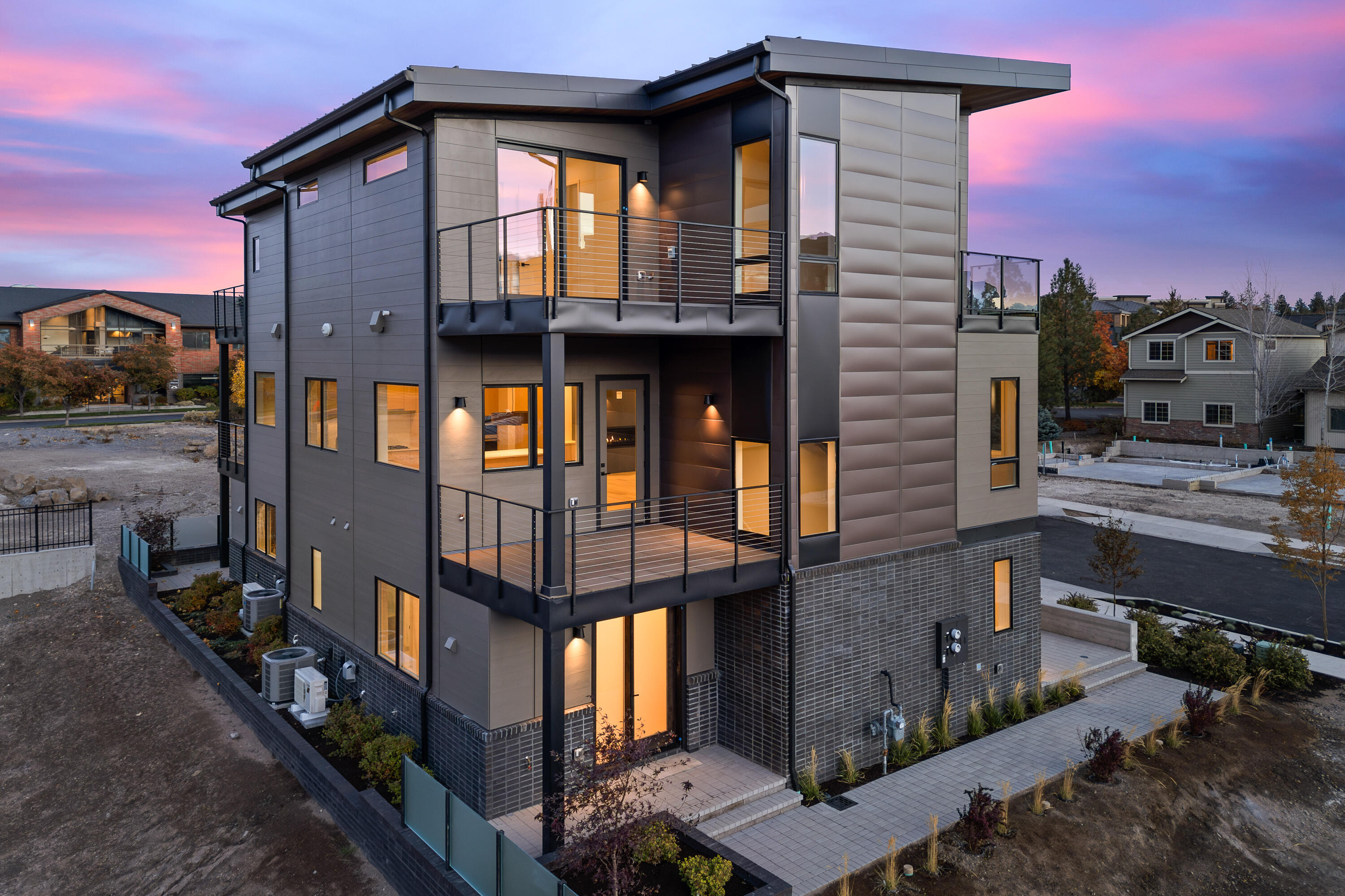 211 SW Log Court