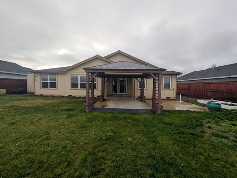 Tiny photo for 3973 Cole Drive, White City, OR 97503 (MLS # 220212794)