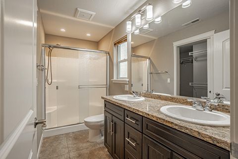 Tiny photo for 3973 Cole Drive, White City, OR 97503 (MLS # 220212794)