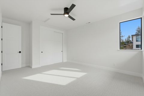 Tiny photo for 62621 NW Mt Hood Drive, Bend, OR 97703 (MLS # 220215024)