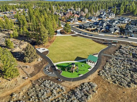 Tiny photo for 62621 NW Mt Hood Drive, Bend, OR 97703 (MLS # 220215024)