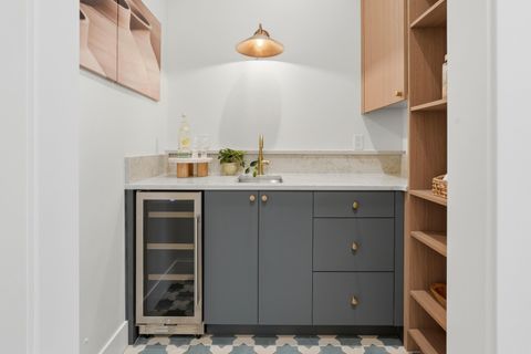 Tiny photo for 62621 NW Mt Hood Drive, Bend, OR 97703 (MLS # 220215024)