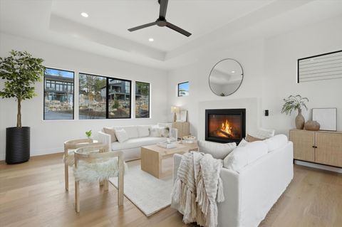 Tiny photo for 62621 NW Mt Hood Drive, Bend, OR 97703 (MLS # 220215024)