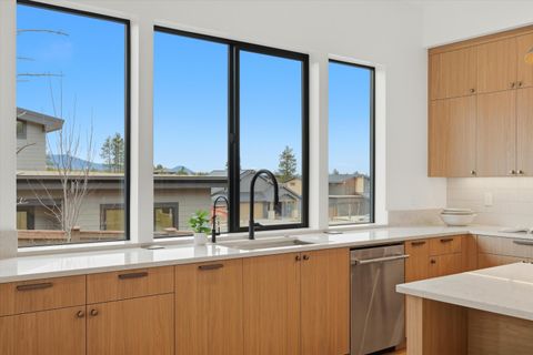 Tiny photo for 62621 NW Mt Hood Drive, Bend, OR 97703 (MLS # 220215024)