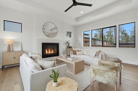 Tiny photo for 62621 NW Mt Hood Drive, Bend, OR 97703 (MLS # 220215024)