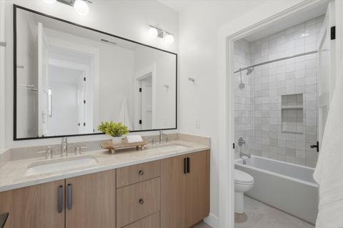 Tiny photo for 62621 NW Mt Hood Drive, Bend, OR 97703 (MLS # 220215024)