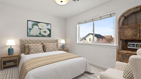 Tiny photo for 61648 Gemini Way, Bend, OR 97702 (MLS # 220212299)