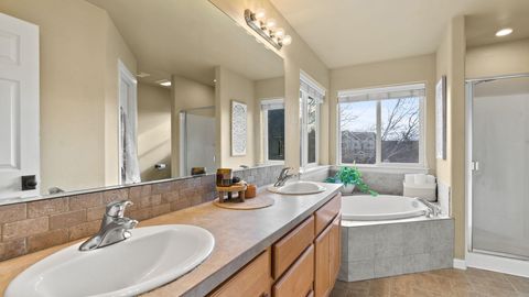 Tiny photo for 61648 Gemini Way, Bend, OR 97702 (MLS # 220212299)