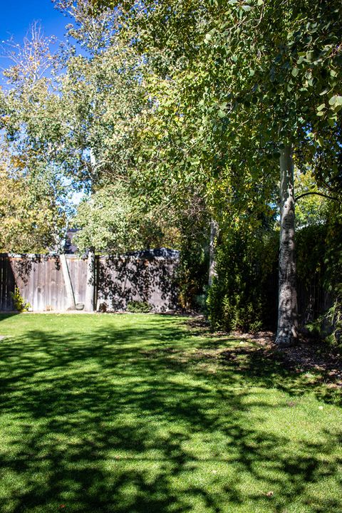 Tiny photo for 61648 Gemini Way, Bend, OR 97702 (MLS # 220212299)