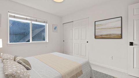 Tiny photo for 61648 Gemini Way, Bend, OR 97702 (MLS # 220212299)