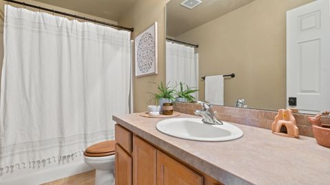 Tiny photo for 61648 Gemini Way, Bend, OR 97702 (MLS # 220212299)