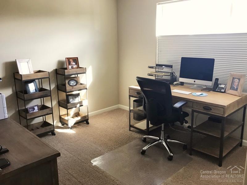 Lava Ridges - Residential