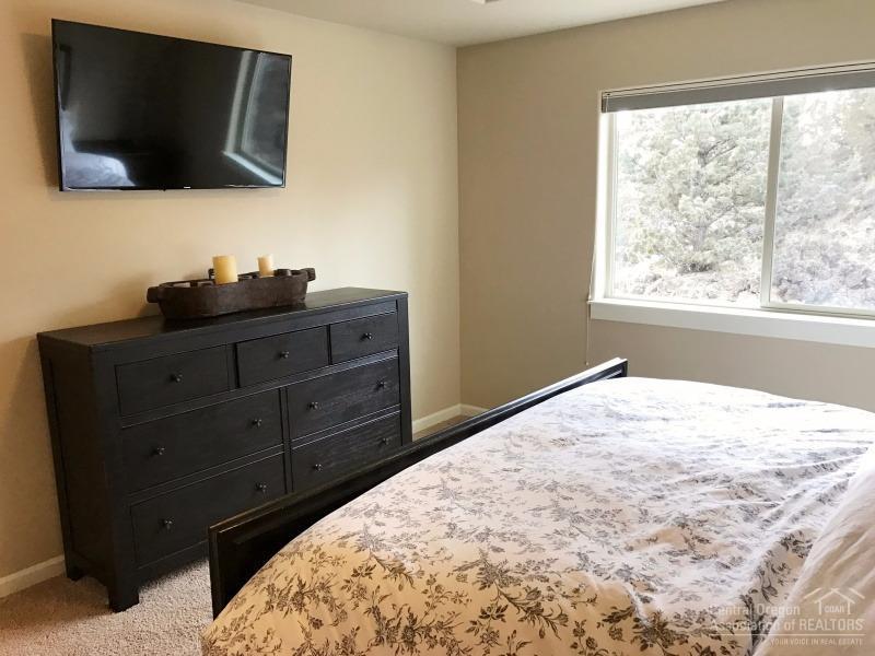 Lava Ridges - Residential