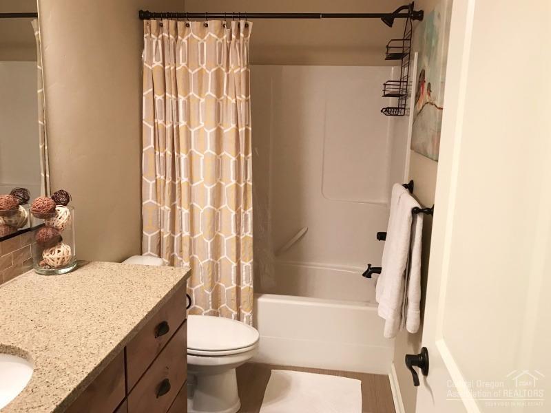 Lava Ridges - Residential