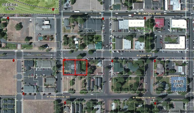 Main image without alt text