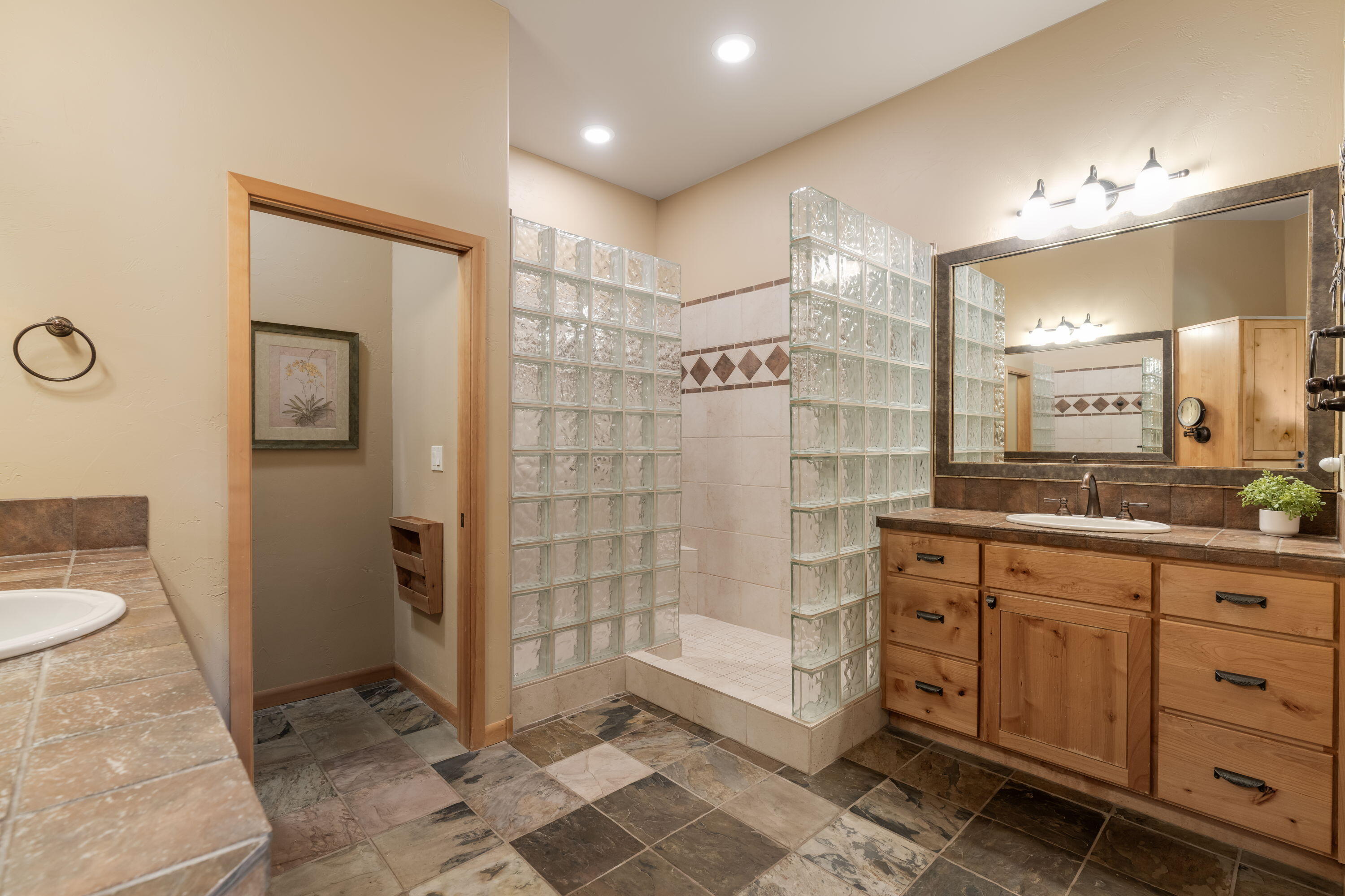 Skyliner Summit - Residential