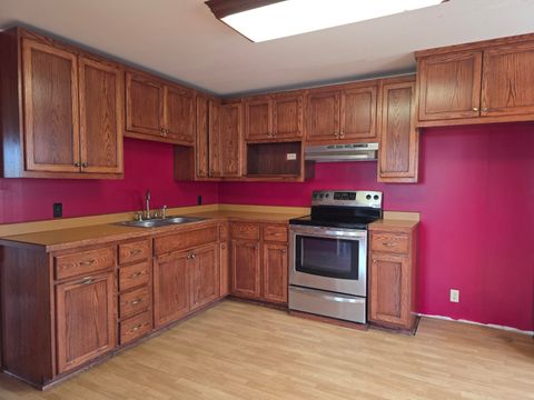 Tiny photo for 302 W Main Street, Klamath Falls, OR 97601 (MLS # 220215300)
