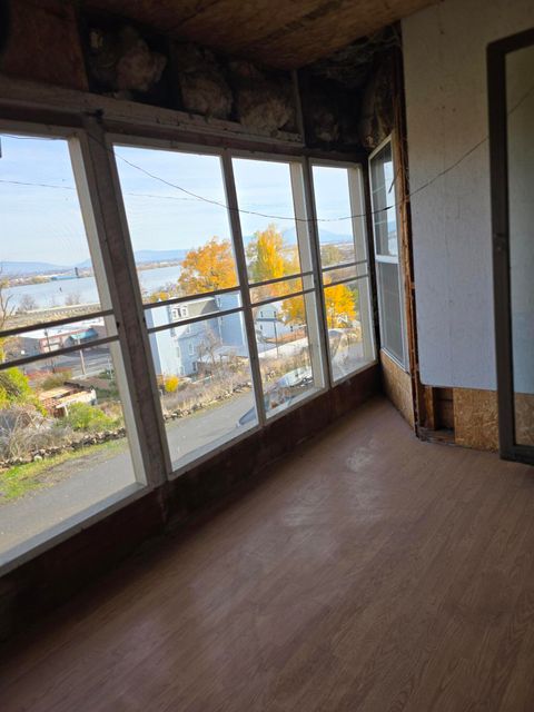 Tiny photo for 302 W Main Street, Klamath Falls, OR 97601 (MLS # 220215300)