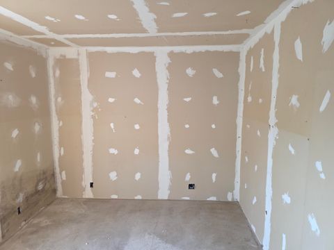 Tiny photo for 302 W Main Street, Klamath Falls, OR 97601 (MLS # 220215300)