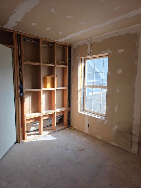 Tiny photo for 302 W Main Street, Klamath Falls, OR 97601 (MLS # 220215300)