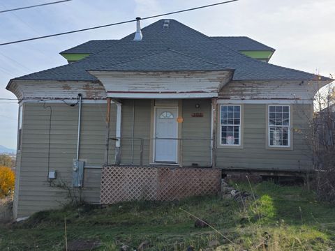 Tiny photo for 302 W Main Street, Klamath Falls, OR 97601 (MLS # 220215300)