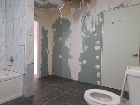 Tiny photo for 302 W Main Street, Klamath Falls, OR 97601 (MLS # 220215300)