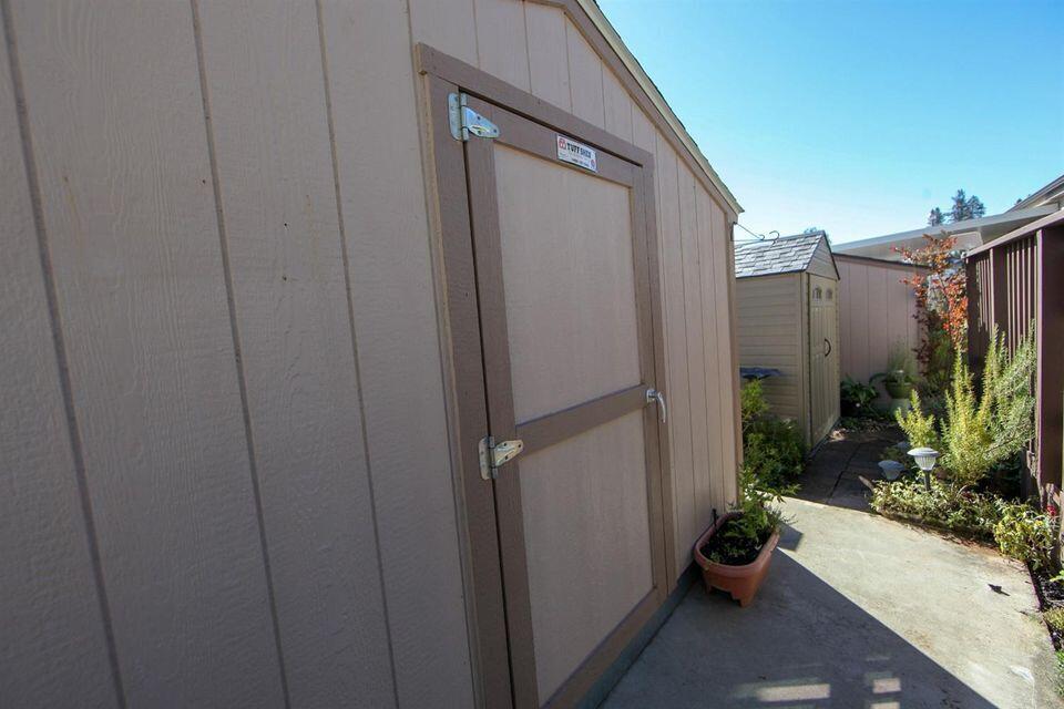 Country View Mobile Home Park - Residential