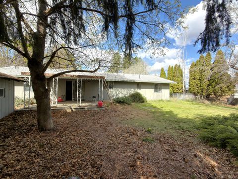 Tiny photo for 62928 Florence Drive, Bend, OR 97701 (MLS # 220220205)