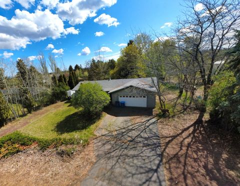 Photo of 62928 Florence Drive, Bend, OR 97701 (MLS # 220220205)