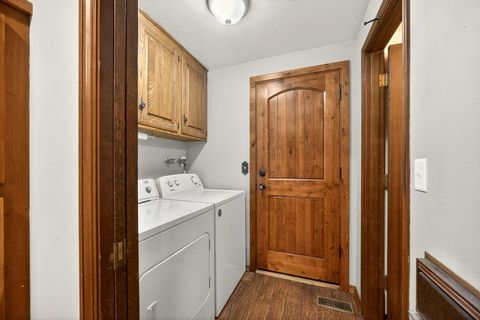 Tiny photo for 704 NW Sandy Drive, Grants Pass, OR 97526 (MLS # 220213093)