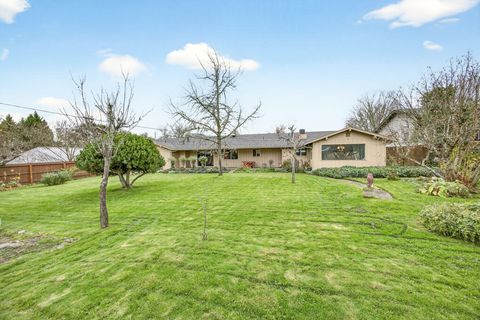 Tiny photo for 704 NW Sandy Drive, Grants Pass, OR 97526 (MLS # 220213093)