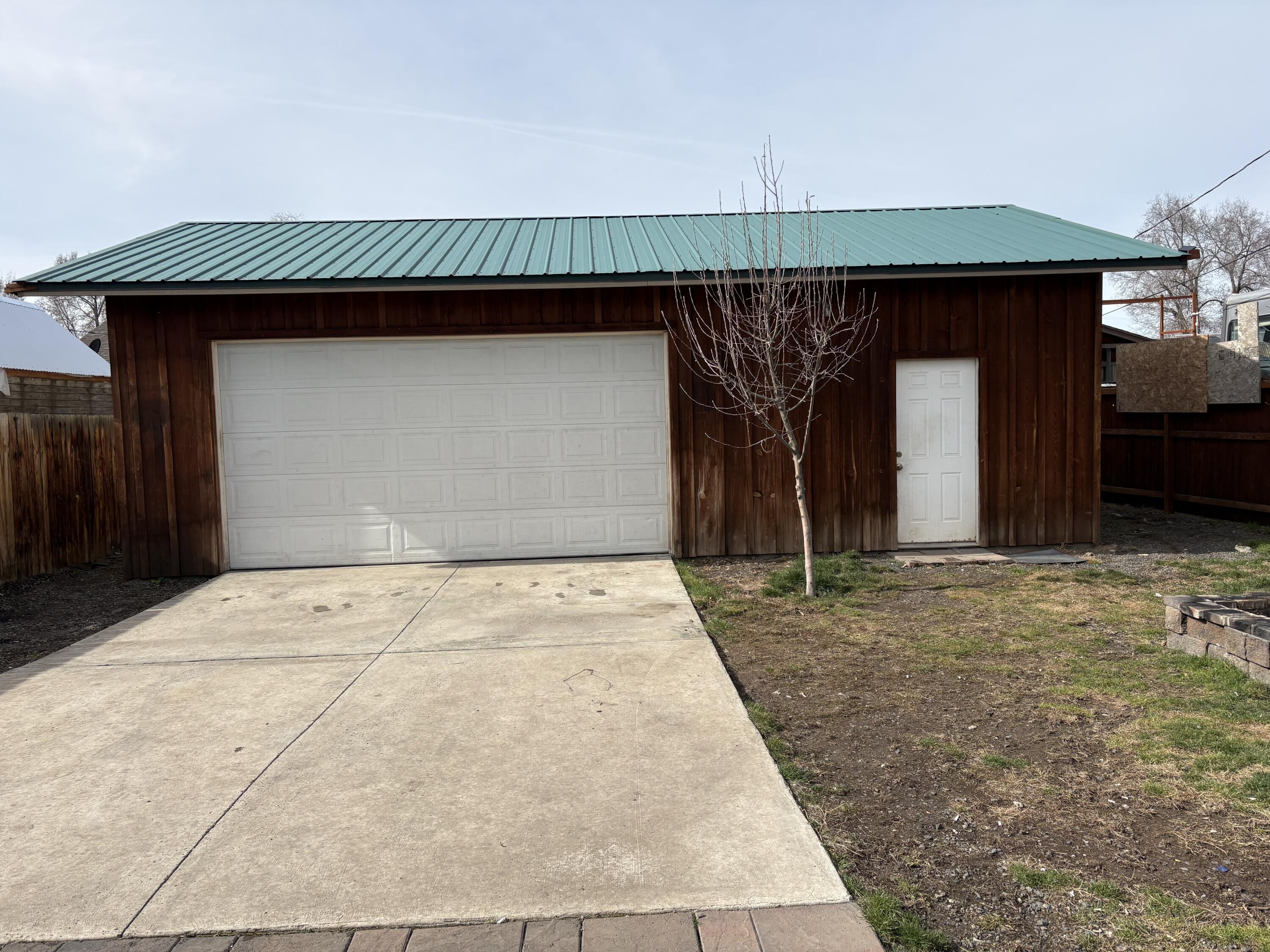 Garage