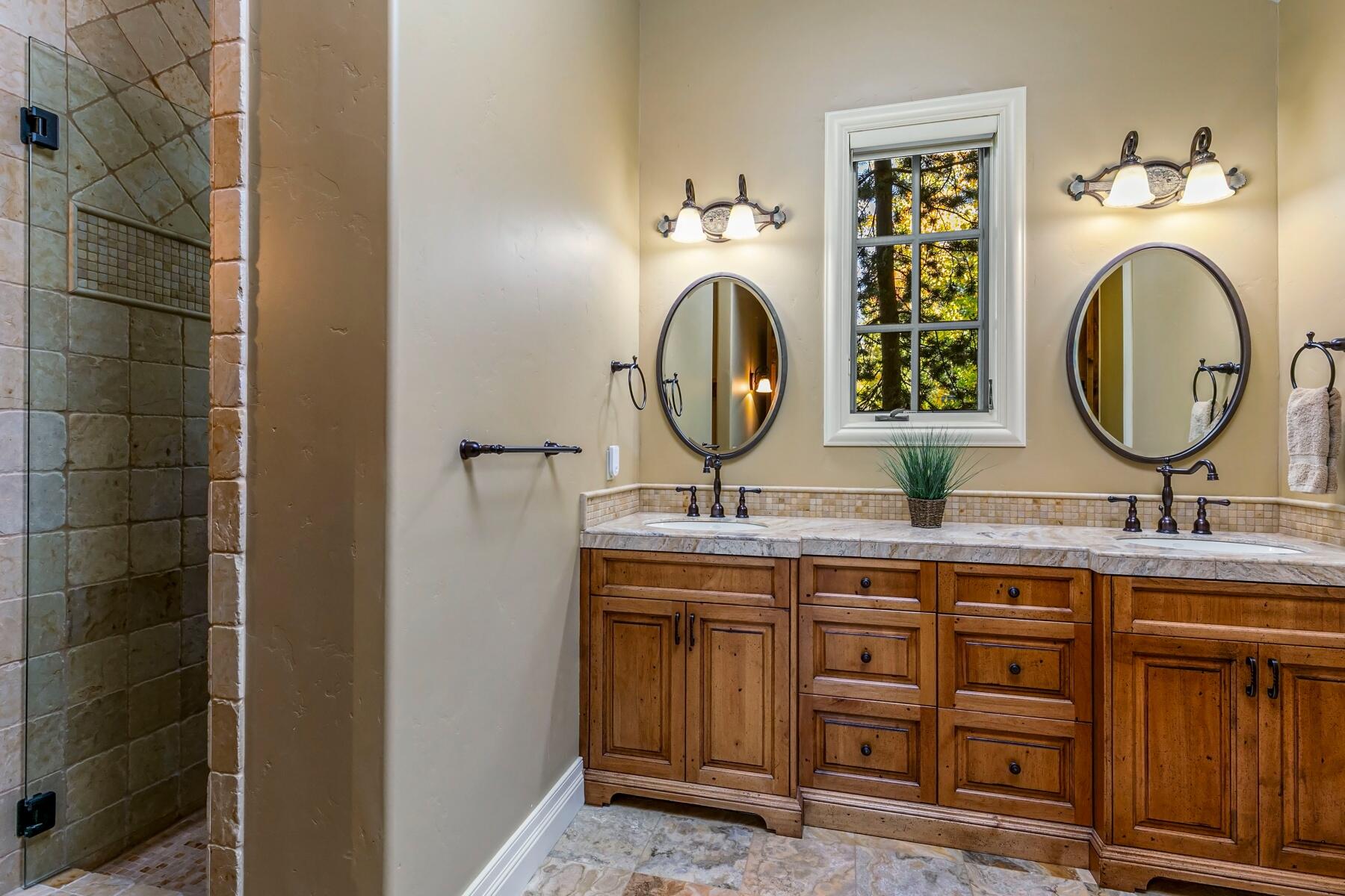 Broken Top - Residential