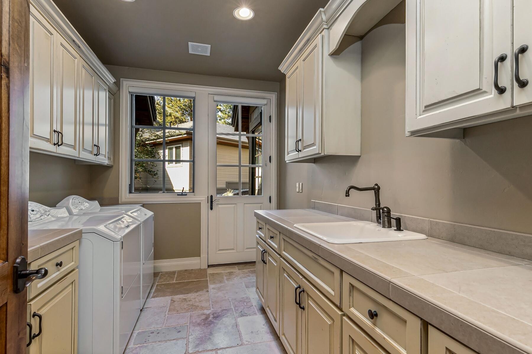 Broken Top - Residential