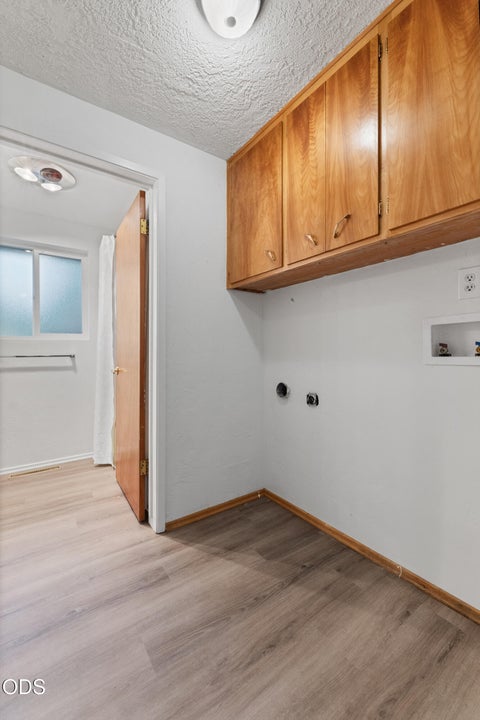 Tiny photo for 1325 Ridge Way, Medford, OR 97504 (MLS # 220226644)