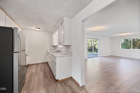 Tiny photo for 1325 Ridge Way, Medford, OR 97504 (MLS # 220226644)