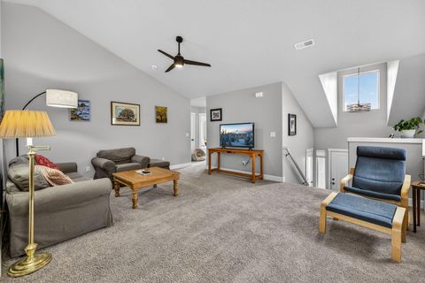 Tiny photo for 63348 Lamoine Lane, Bend, OR 97701 (MLS # 220212688)